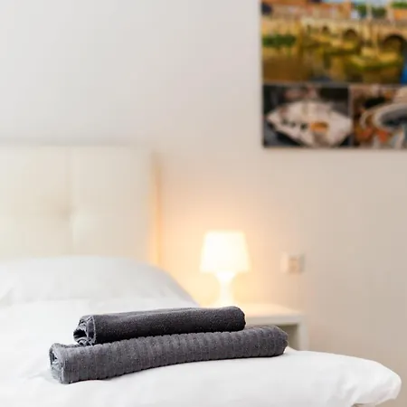 305 Berlin, Apartment, 38m2 2-4 Pers *