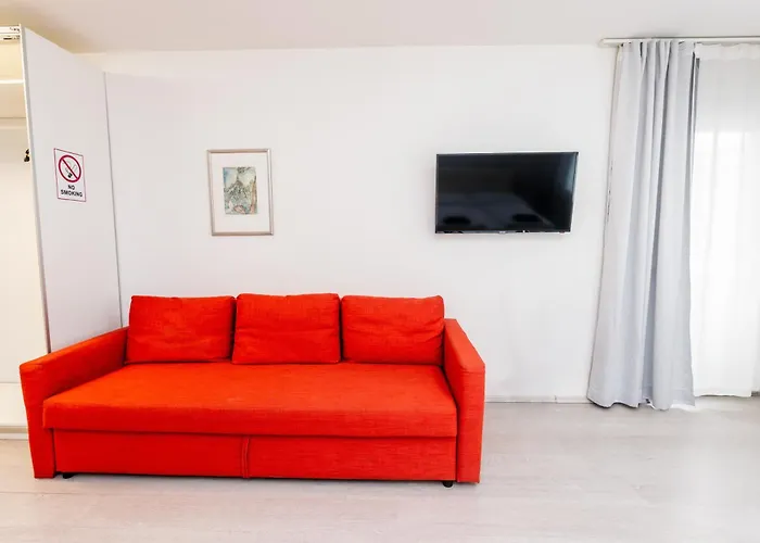 305 Berlin, Apartment, 38m2 2-4 Pers דירה *