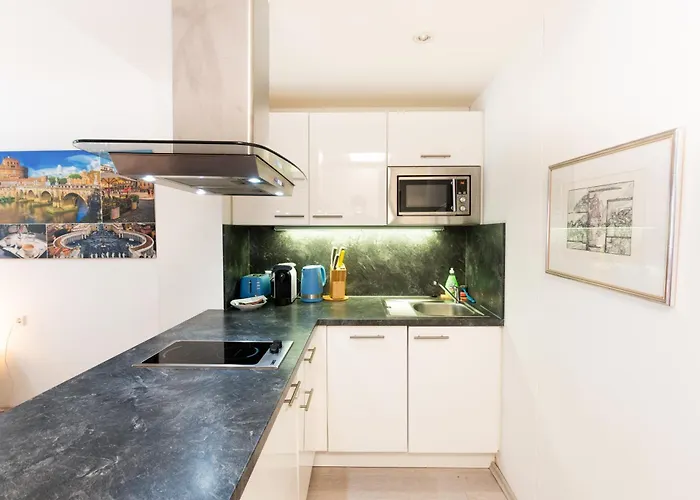 305 Berlin, Apartment, 38m2 2-4 Pers *